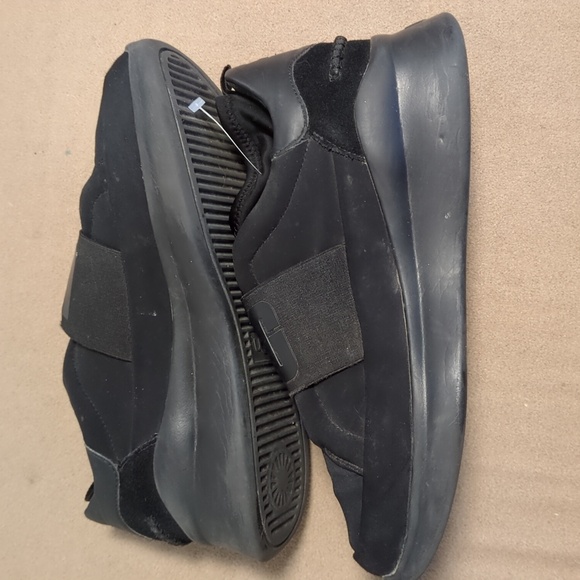 Ugg Neutra Sneakers: Comfort Meets Style in Black - Picture 7 of 13